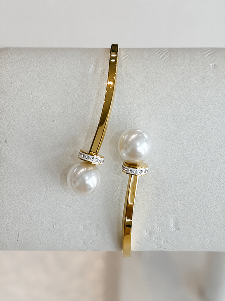 Golden Edge Pearl Bracelet