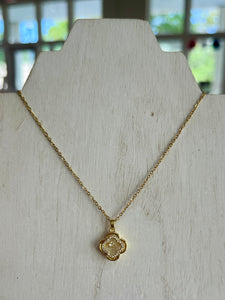 Clover Kiss Necklace - Gold