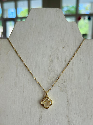 Clover Kiss Necklace - Gold