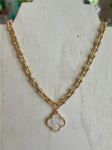 U-Link Necklace With Clover Pendant