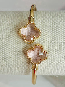 Metal Cuff Clover Bracelet - Pink