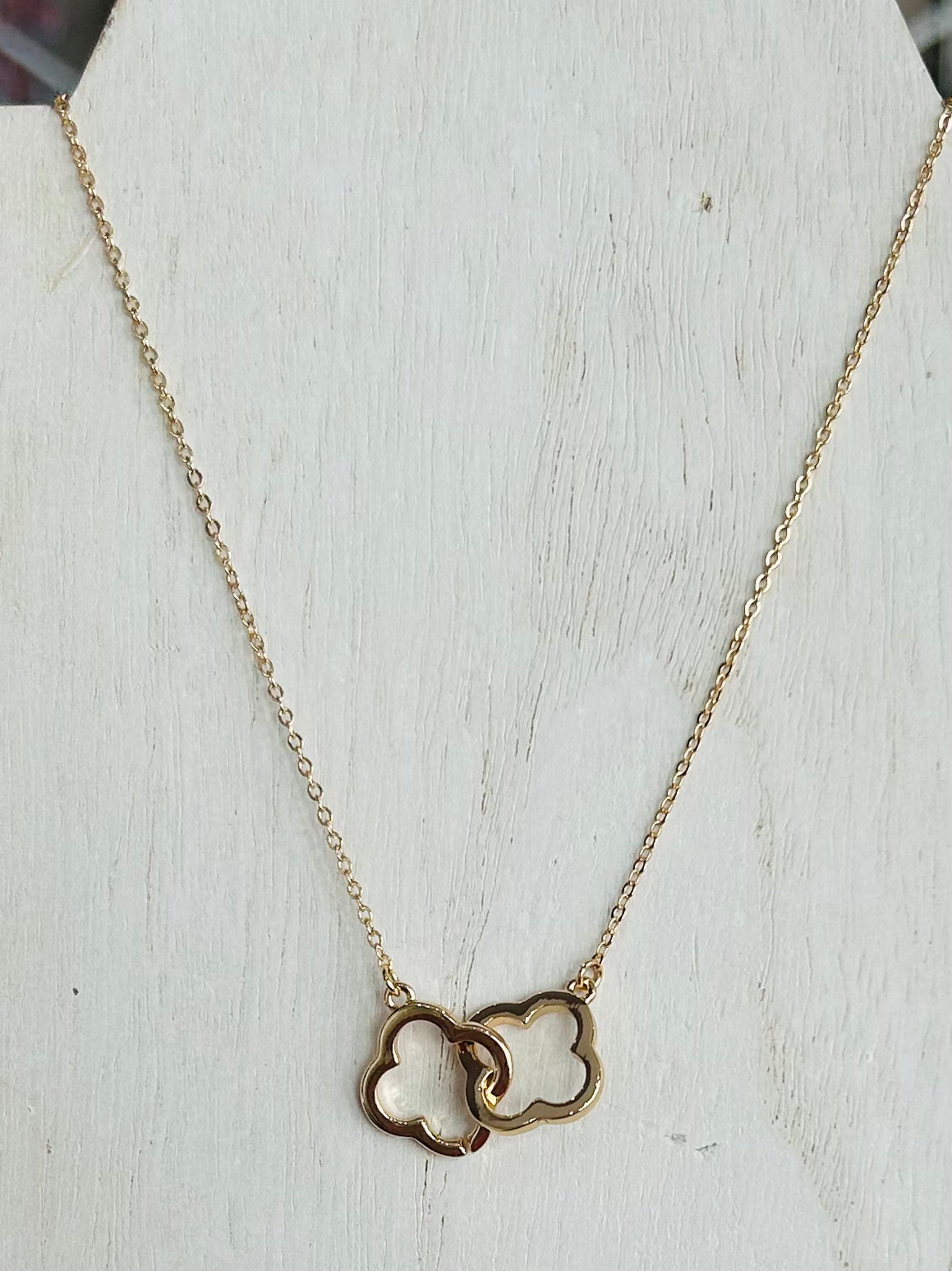 Interlinked Clover Necklace - Gold