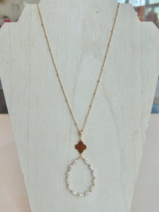 Long Chain Link Necklace With Metal Clover - Gold