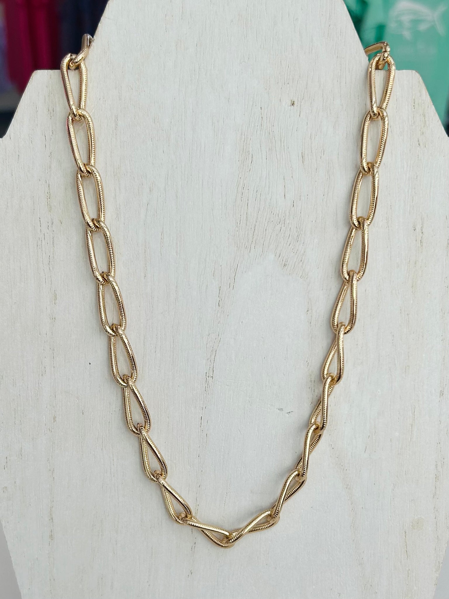 Short Chain Link Necklace - Gold