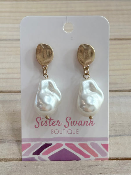 Pearl Gleam Drop Earrings - Gold