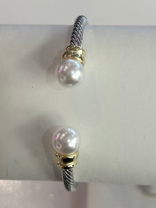 Wired Cuff With Pearl And Gold Design