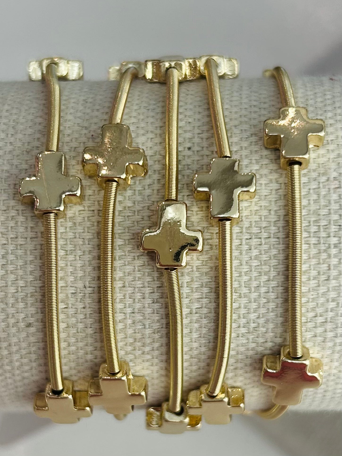 Set of 5 Cross Pendant Stretch Bracelets - Gold