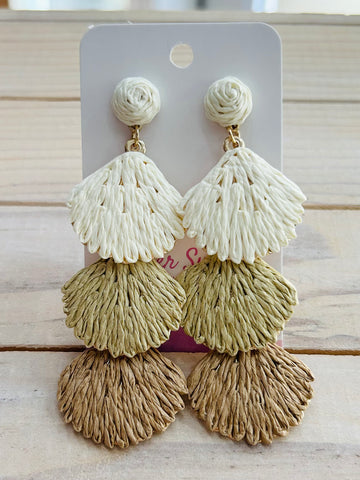 Linked Raffia Shell Drop Earrings - Natural
