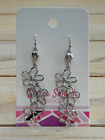 Linked Hollow Flower Dangle Earrings - Silver