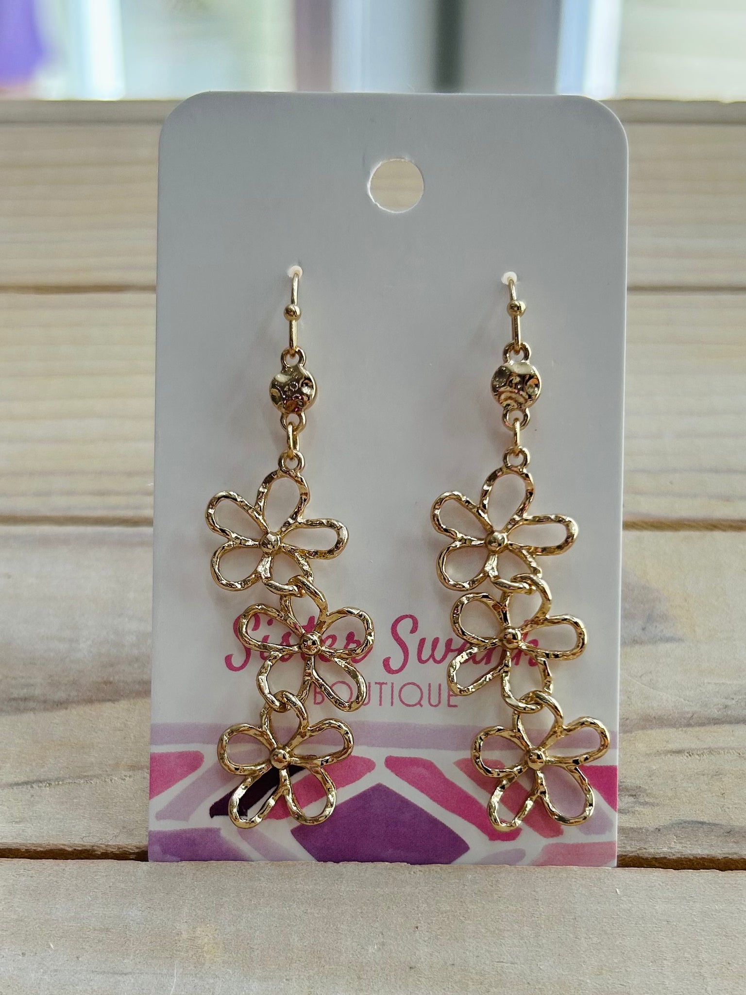 Linked Hollow Flower Dangle Earrings - Gold
