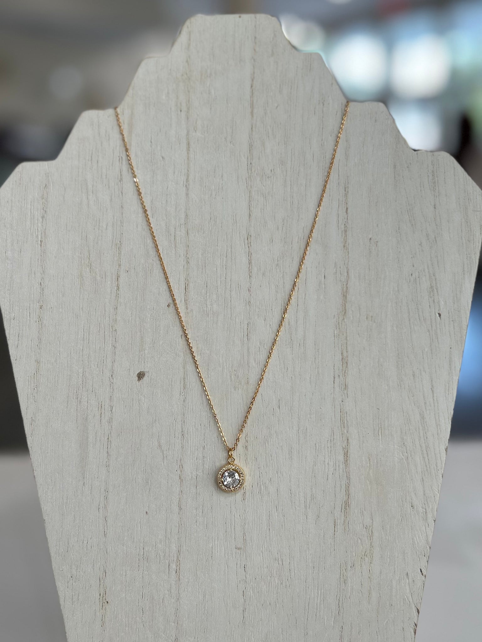Danity Chain Link Necklace With Premium Cubic Zirconia Circular Pendant