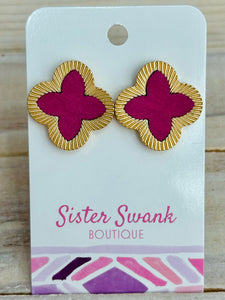 Wood Clover Post Earrings - Pink