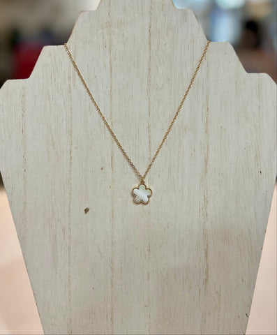 Chain Link Necklace with Clover Pendant