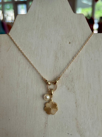 Hoop Pendant Necklace with Pearl & Flower - Gold