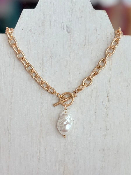Golden Tide Pearl Necklace