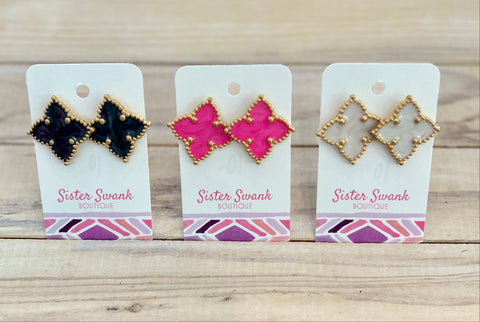 Studded Border Clover Stud Earrings