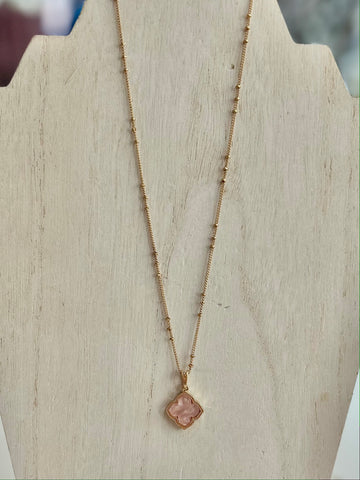 Clover Shaped Necklace - Light Pink