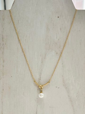 Knotted Pearl Pendant Necklace - Gold