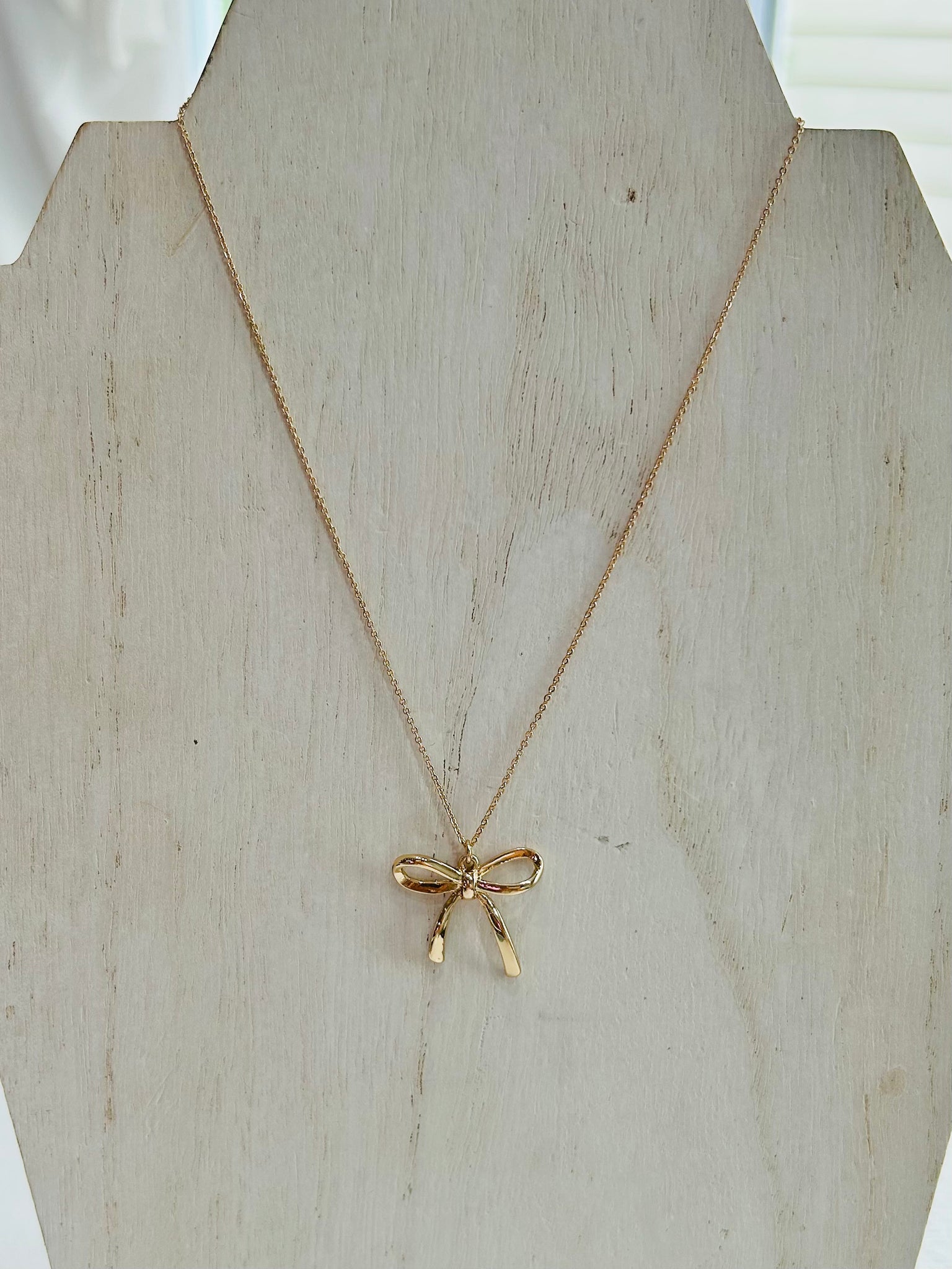 Chain Link Necklace with Bow Pendant - Gold