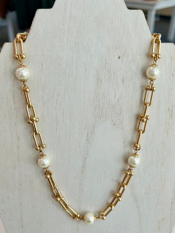 U Link Necklace with Pearls - Gold