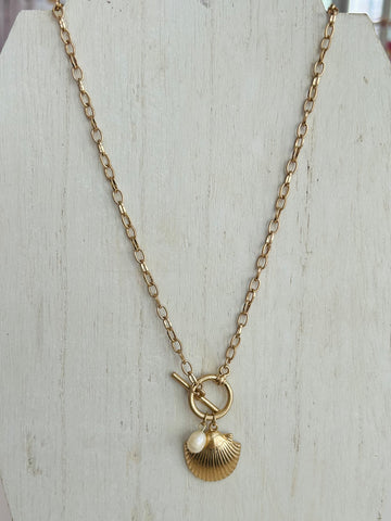Chain Link Necklace With Pearl & Shell Pendant