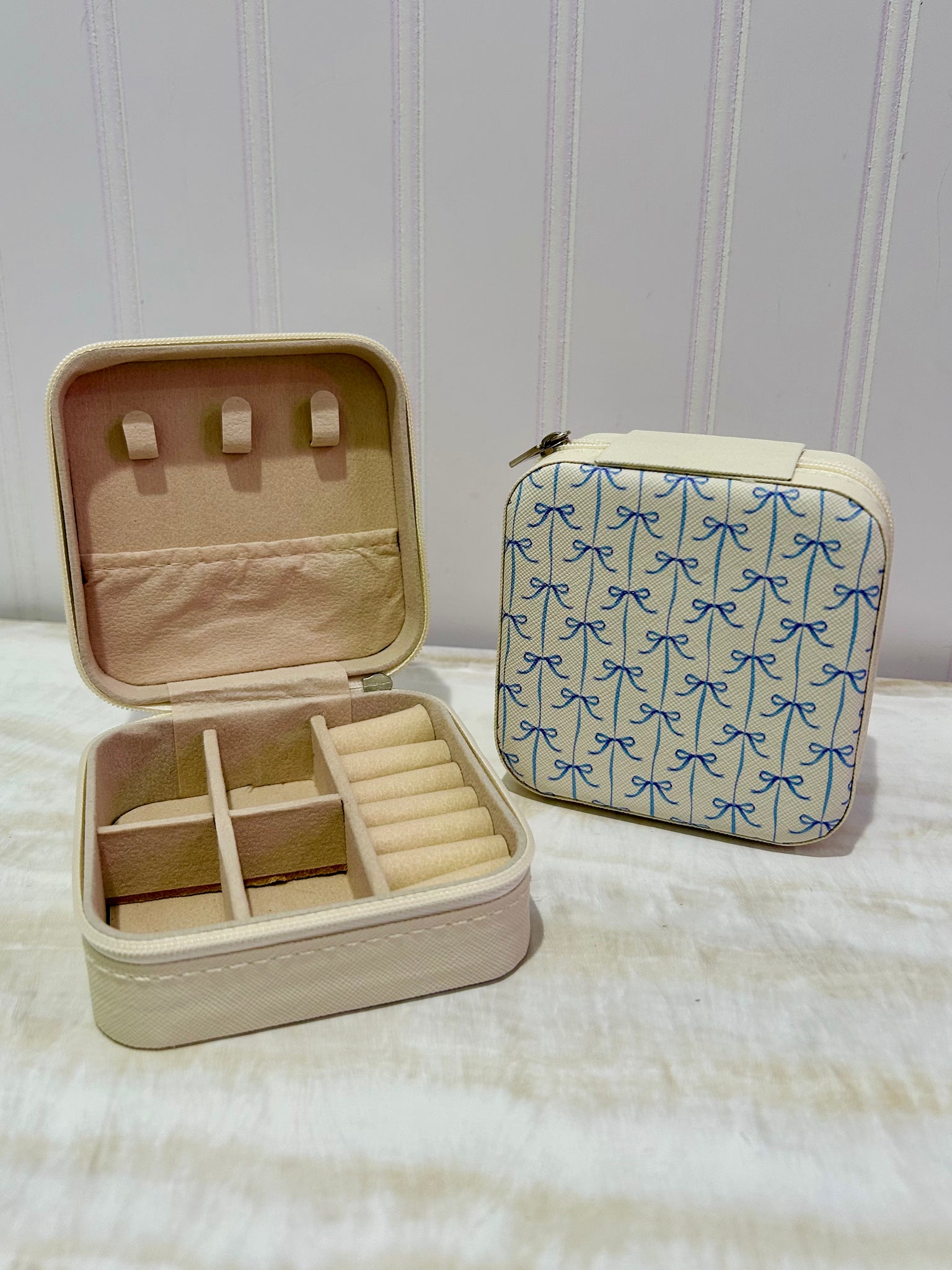 The Carry-On Case - Blue Bows