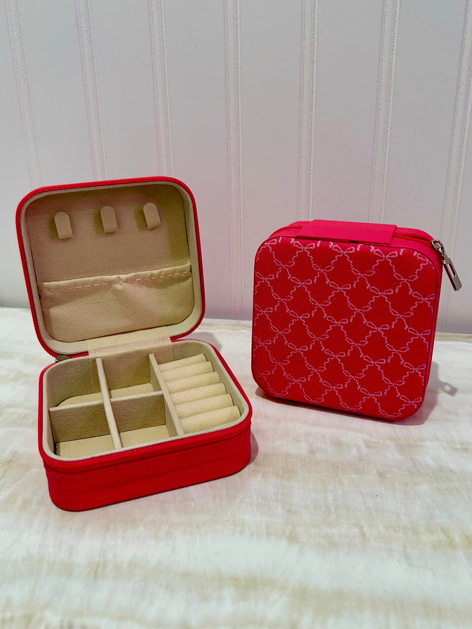 The Carry-On Case - Fuchsia Bows