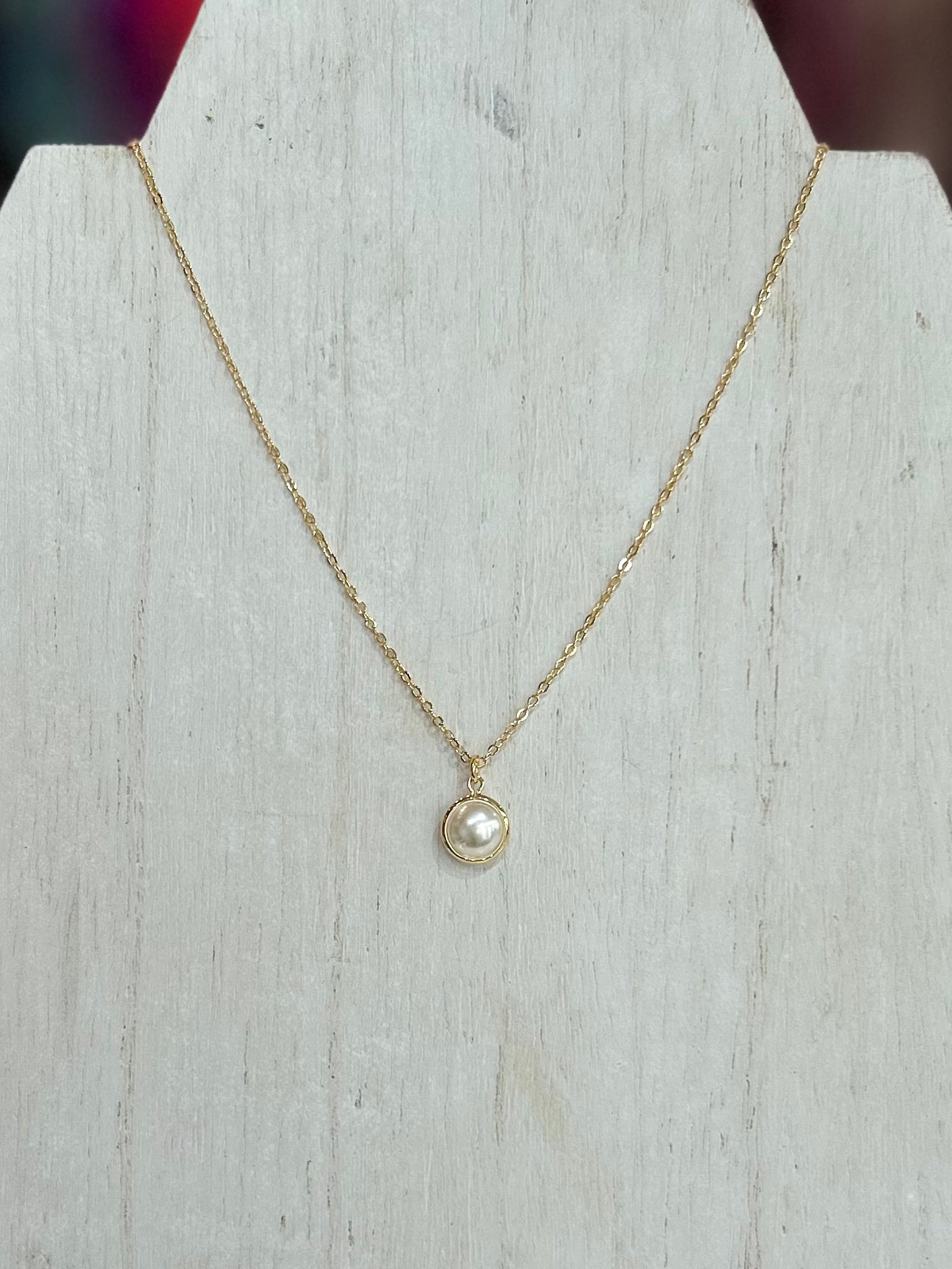 Pure Pearl Pendant Necklace
