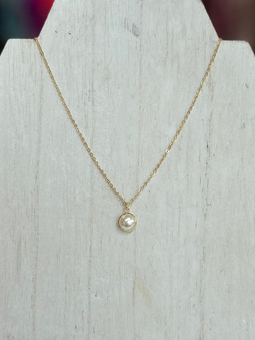 Pure Pearl Pendant Necklace