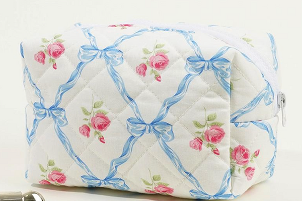 Quilted Flower & Bow Print Makeup Pouch - Blue