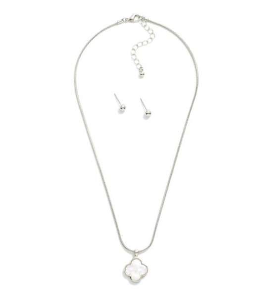 Timeless Clover Necklace - White