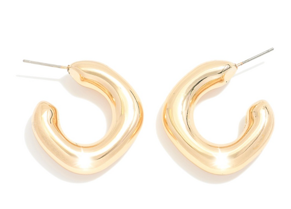 Classic Chic Hoop Earrings - Gold