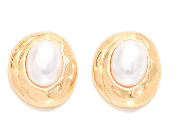 Chic Textured Pearl Studs - Gold