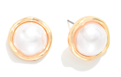 Wavy Pearl Stud Earrings - Gold