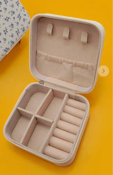 The Carry-On Case - Fuchsia Bows